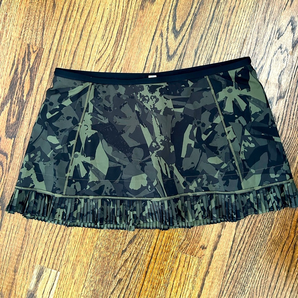 Lululemon vintage camo print skort like new size 10